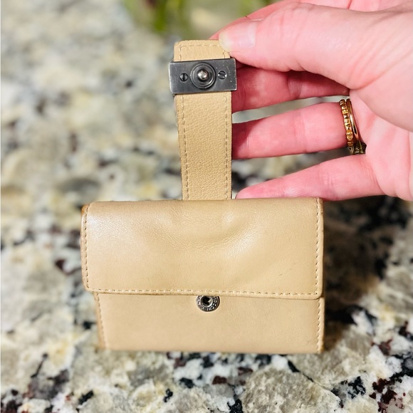 GUCCI Tan Leather Key Wallet 💯 AUTHENTIC - Picture 6 of 15